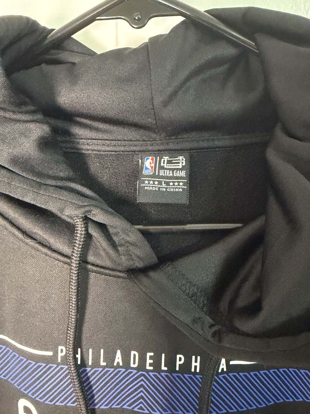 Ultra Game NBA Philadelphia 76ers Hoodie Size L Black Pullover Sweatshirt